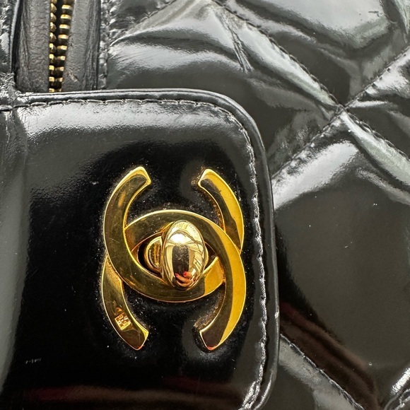 Chanel Black Patent Vanity 4 series 1997 - Picture 9 of 16